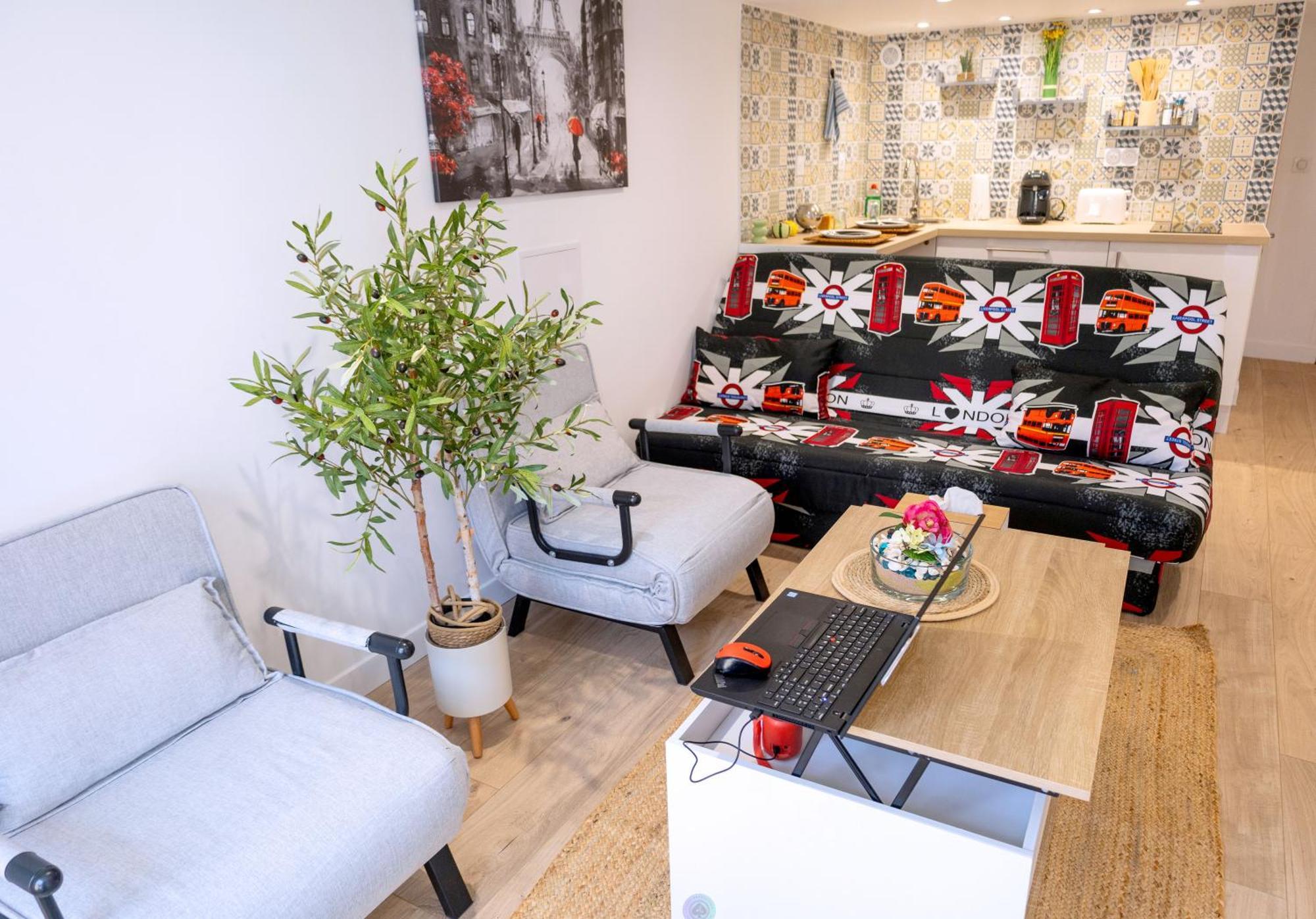 The Silent Green Lounge, Noisiel Bagian luar foto